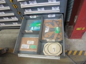 STANLEY VIDMAR HEAVY DUTY 12-DRAWER PARTS CABINET W/ CONTENTS (W-50) LOADING & HANDLING FEE $25-